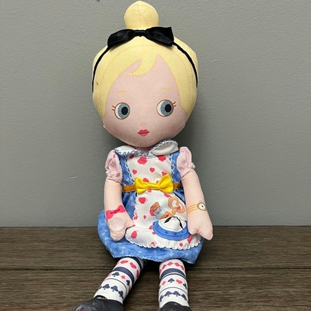 Mooshka Alice in Wonderland Plush Doll MGA Entertainment 11" Soft Fabric Toy